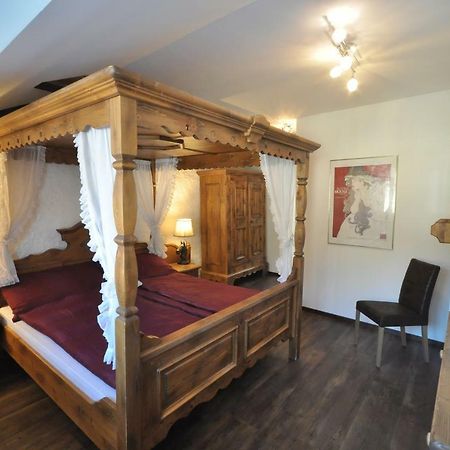 B&B Zum Rossli Zunzgen 外观 照片